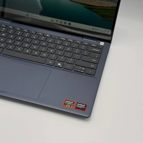 Dell 14 Plus 2-in-1 / Ryzen AI 7 350 / 16 Go DDR5X / 1 To SSD / Radeon 860M