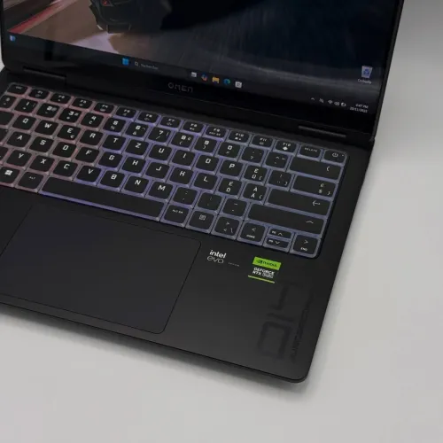 HP OMEN TRANSCEND O14 / ULTRA 9 185H / NVIDIA RTX 4070 8Go / 32Go DDR5 / 1TO SSD / 14 OLED 3k 120Hz