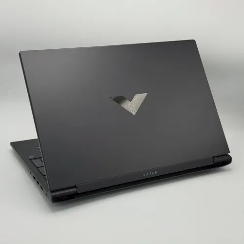 HP Victus 16  / i7-13620H / 16 Go DDR5 / 512 Go SSD / RTX 4060 8Go / 16.1 FHD  144Hz