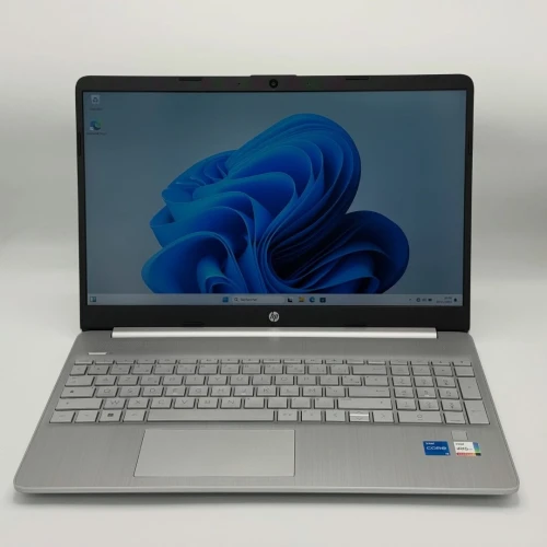 HP Laptop 15 / i5-1235U