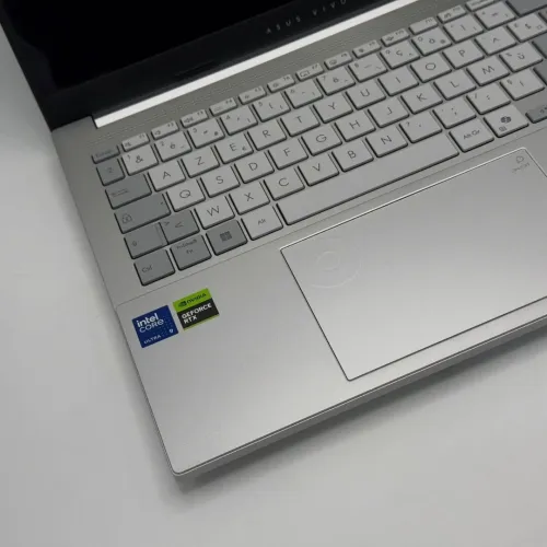 ASUS VivoBook Pro 15 OLED / Ultra 9 285H / RTX 4050