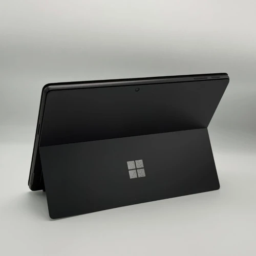 Microsoft Surface Pro 9 / i5-1245U / 16Go DDR5 / 256Go SSD / 13 Tactile