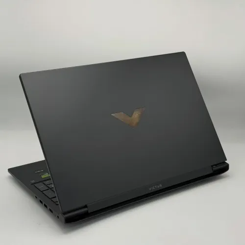 HP Victus 16  i7 13620H / 16 Go DDR5 / 512 Go SSD / RTX 4060 8 Go / 16 QHD 240 Hz
