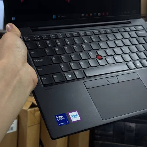 LENOVO THINKPAD T14s Gen 5 / ULTRA 5 / 16Go DDR5 / 512SSD / 14 FHD+