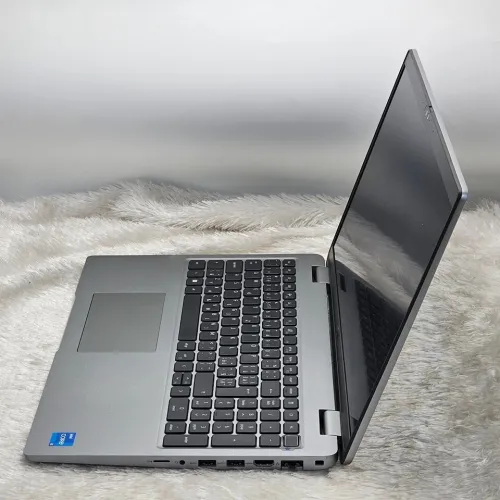 DELL LATITUDE 5540 / 13th I5-1335U / 16GO DDR4 / 512SSD / 15.6" FHD