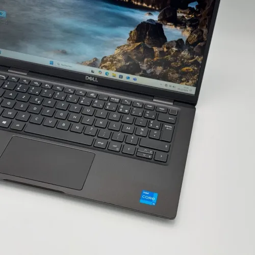 DELL LATITUDE 7320 Carbone / 11th i5-1145G7 / 16Go DDR4x / 256SSD / 13.3 FHD