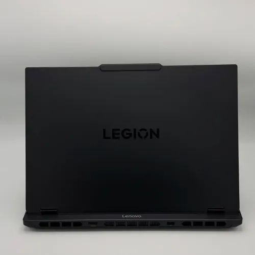 LENOVO LEGION 5 OLED / AMD Ryzen 7 260 / 16Go DDR5 / 512 SSD / NVIDIA RTX 5060 8Go / 15.1 165Hz