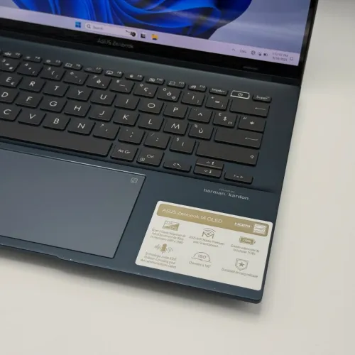 ASUS ZENBOOK 14 OLED Tactile / 12th I7-1260P / 16Go DDR5 / 512 SSD / 14 2.8K 90Hz