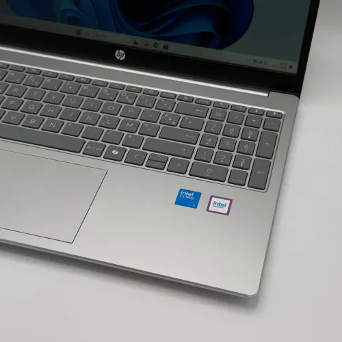 HP LAPTOP 5 / Intel Core 5 120U / 16Go DDR4 / 512SSD / 15.6 FHD