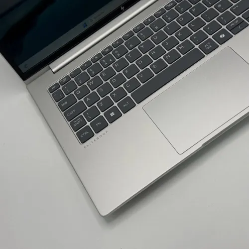 HP ELITEBOOK 640 G11 / ULTRA 5 135U / 16Go DDR5 / 512SSD / 14 FHD+