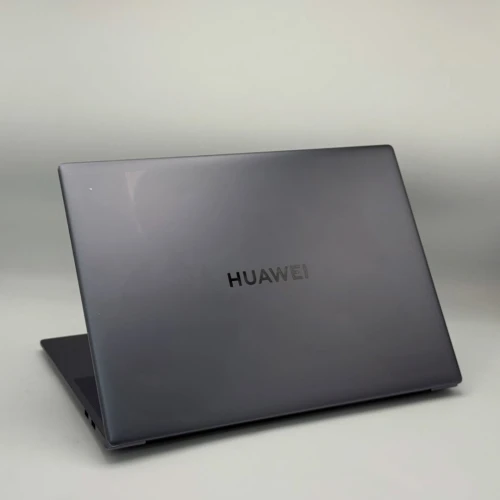 Huawei MateBook 16 / Ryzen 5 5600H / 16 Go DDR4 / 512 Go SSD / 16 2.5K