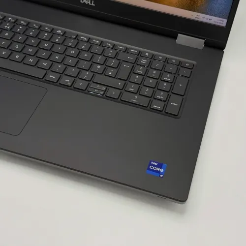 Dell Precision 7780 / i9-13950HX / 32 Go DDR5 / 1 To SSD / RTX 3500 Ada 12 Go