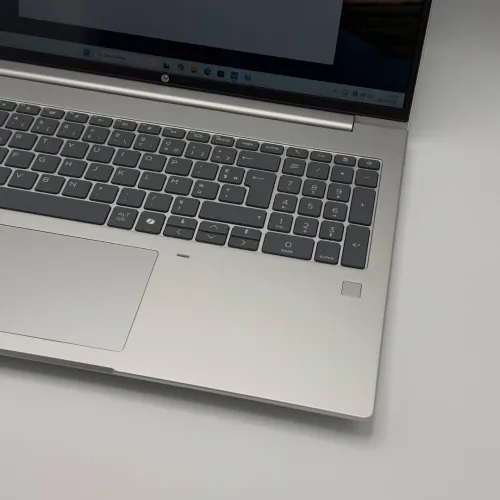 HP ProBook 4 G1ah 16 / Ryzen 5 AI / 16Go DDR5 / 512Go SSD NVMe Gen4 / 16 FHD+