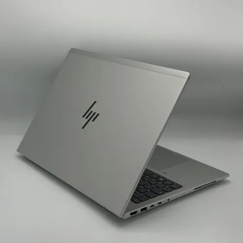 HP EliteBook 660 G11 Tactile / Ultra 5 135U / 32 Go DDR5 / 512 Go SSD NVMe / 16 FHD Touch
