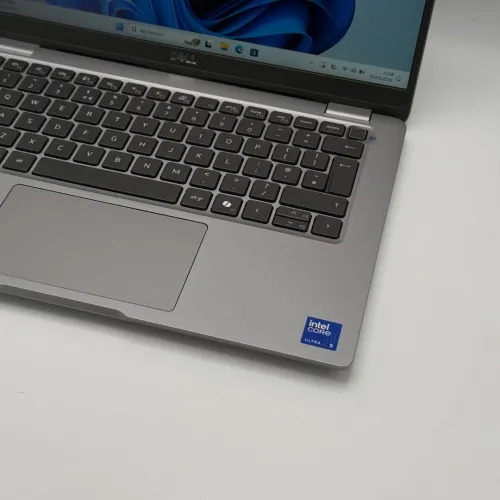 Dell Latitude 5350 / Ultra 5 125U / 16 Go DDR5 / 512 Go SSD / 13.3 FHD