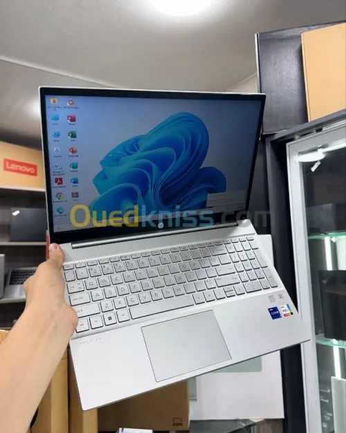 HP PAVILION 15 / 12th I7-1255U / 16Go DDR4 / 512SSD / 15.6 FHD