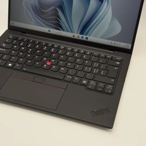 Lenovo ThinkPad X1 Carbon Gen 12 / Ultra 7 155U / 32 Go DDR5 / 1 To SSD / 14 FHD+