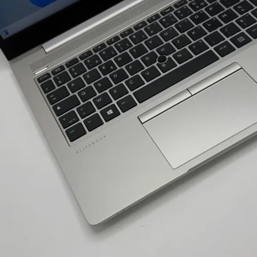 HP ELITEBOOK 840 G5 / i5-8250U / 8Go DDR4 / 256Go SSD M.2