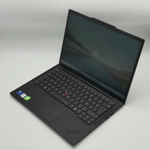 Lenovo ThinkPad T14s Gen 5 / Ultra 5 125U / 16 Go LPDDR5X / 512 Go SSD / 14 WUXGA
