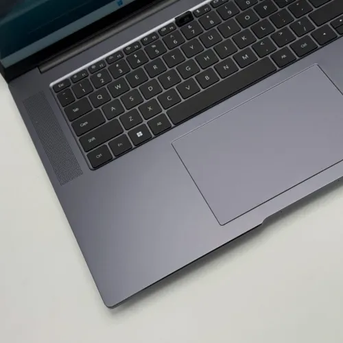 Huawei MateBook 16 / Ryzen 5 5600H / 16 Go DDR4 / 512 Go SSD / 16 2.5K