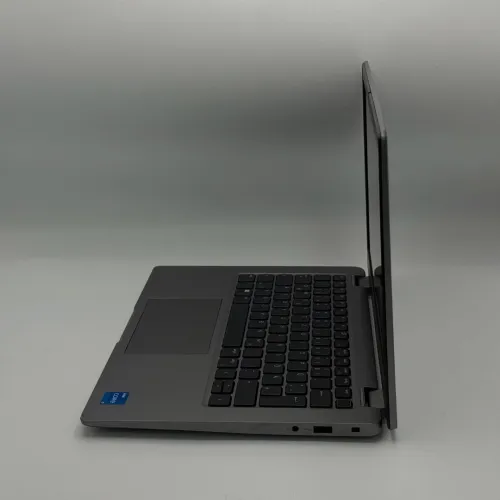Dell Latitude 3340 / i5-1335U / 8 Go DDR5 / 256 Go SSD / 13.3 FHD
