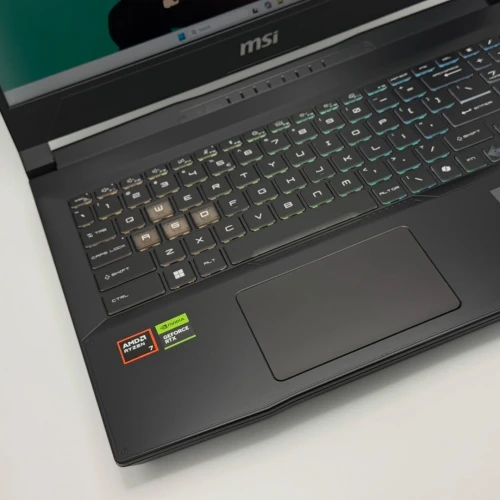 MSI Katana A15 AI / Ryzen 7 8845HS / 16 Go DDR5 / RTX 4060 / QHD 165Hz