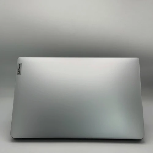 Lenovo IdeaPad Slim 1 / Ryzen 3 7320U / 8 Go DDR5 / 512 Go SSD / 15.6 FHD