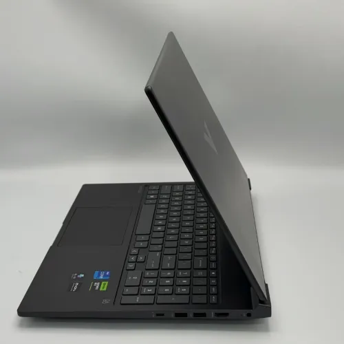 HP Victus 16 Gaming / i7-13620H / RTX 4060 / QHD 240Hz
