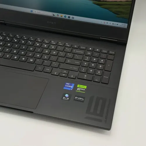 HP OMEN 16 / i9-13900HX / 16Go DDR5 / 1To SSD / RTX 4060 / 16 QHD 240Hz