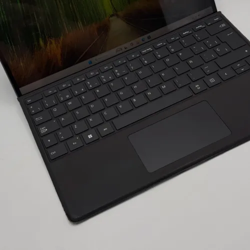Microsoft Surface Pro 8 / i7-1185G7 / 16 Go LPDDR4X / 512 Go SSD / 13.4 3K Tactile