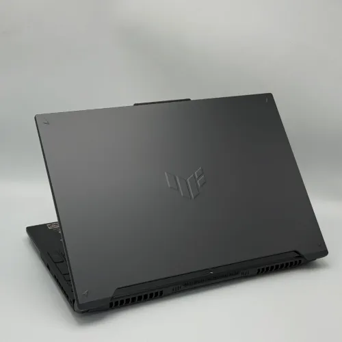 ASUS TUF Gaming A16 / Ryzen 7 7445HS / RTX 4050 / 144Hz