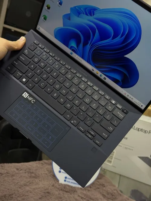 ASUS ExpertBook 14 / i7-1255U / 16 Go DDR5 / 1 To SSD / 14 FHD