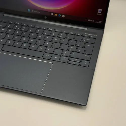 HP DRAGONFLY 13.5 G4 Tactile / 13th I7-1355U / 32Go DDR5 / 512SSD / 13.5 FHD+