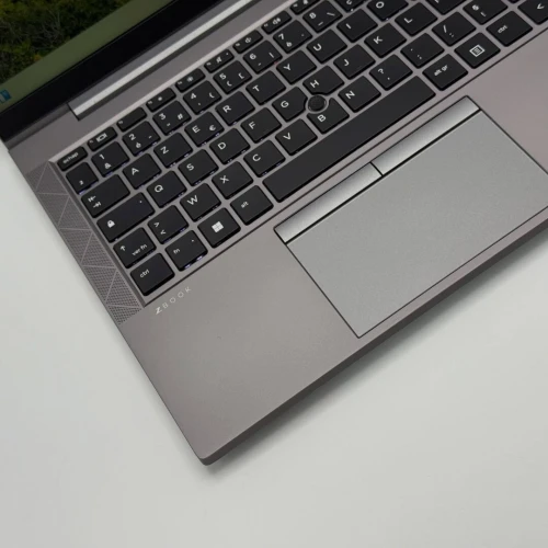 HP ZBOOK FIireFly G8 / 11th I7-1185G7 / 16Go DDR4 / 256Go SSD / 14 FHD