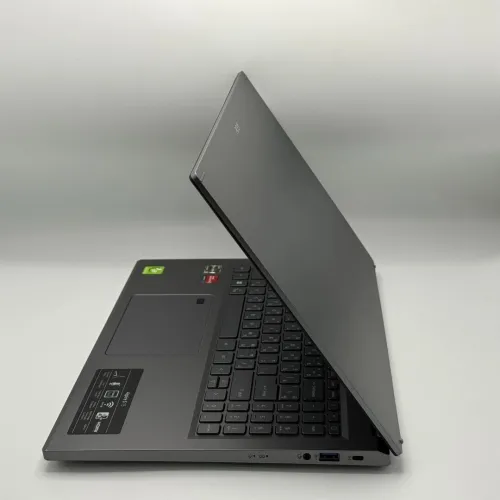 Acer Aspire 5 / Ryzen 7 7730U / 16 Go / 512 Go SSD / 15.6 FHD