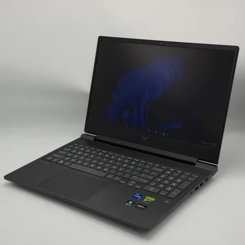 HP Victus 16  / i7-13620H / 16 Go DDR5 / 512 Go SSD / RTX 4060 8Go / 16.1 FHD 165hz