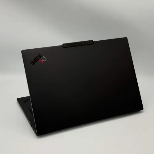 Lenovo ThinkPad X1 Carbon Gen 12 / Core Ultra 7 165U / 32 Go DDR5 / 1 To SSD