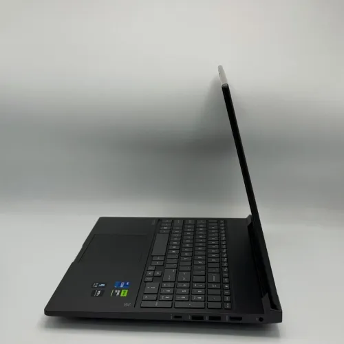HP Victus 16  / i7-13620H / 16 Go DDR5 / 512 Go SSD / RTX 4060 8Go / 16.1 FHD 165hz