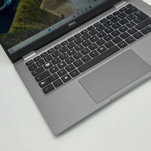 DELL LATITUDE 5330 / vPRO 12th I5-1245U / 16Go DDR4 / 256SSD / 13.3 FHD