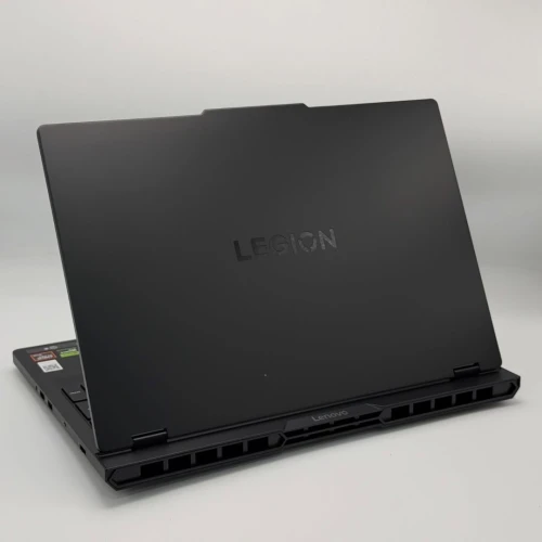 Lenovo Legion Pro 5 16AFR10 / Ryzen 9 9955HX / RTX 5060 / 32 Go / OLED