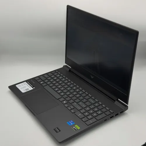HP Victus 15 / i7-13620H / RTX 5060 / 144Hz