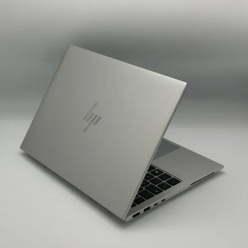 HP EliteBook 830 G11 / Ultra 7 155U Evo Edition / 16 Go DDR5 / 512 Go SSD / 13.3 FHD+
