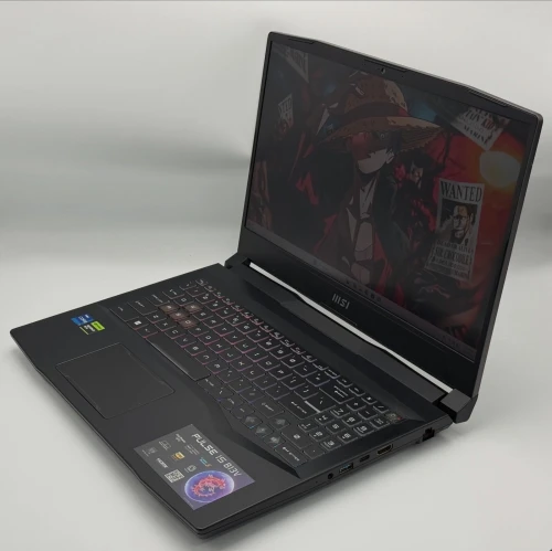 MSI Pulse 15 / i7-13700H / RTX 4070 / QHD 165Hz