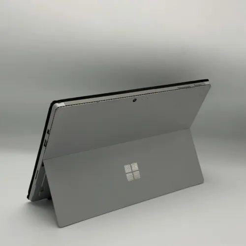 Microsoft Surface Pro 4 / i5-6300U / 8 Go / 256 Go SSD / Tactile détachable