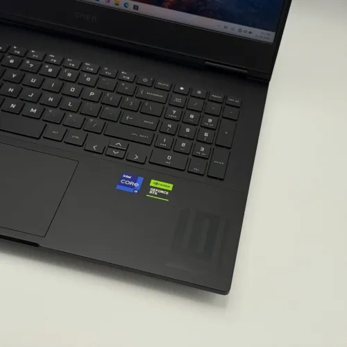 HP OMEN 16 / 13th I9-13900HX / 16Go DDR5 / 1To SSD / NVIDIA RTX 4060 8Go / 16 QHD 240Hz