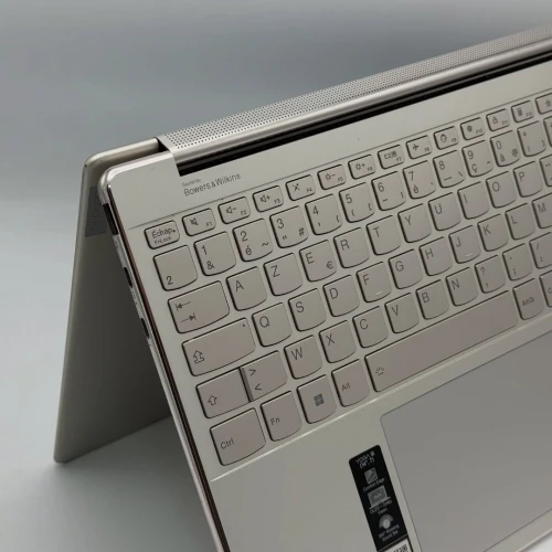 Lenovo Yoga 9i 14IAP7 / i7-1260P / 16 Go DDR5 / 512 Go SSD / 14 OLED Tactile