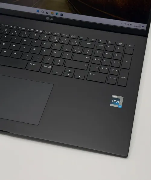 LG GRAM 17 OLED / i7-1260P / 32Go DDR5 / 1To SSD NVMe
