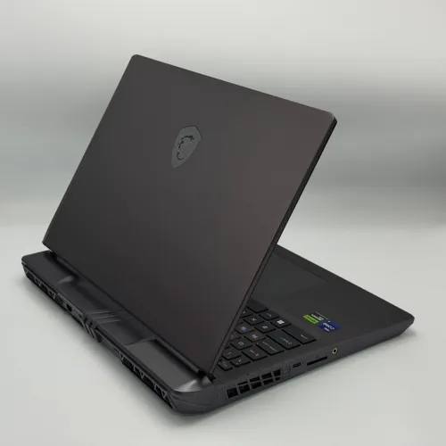 MSI VECTOR 16 GP68hx / 13th I9-13950HX / RTX 4060 8Go / 16Go DDR5 / 1To SSD / QHD+ 240Hz