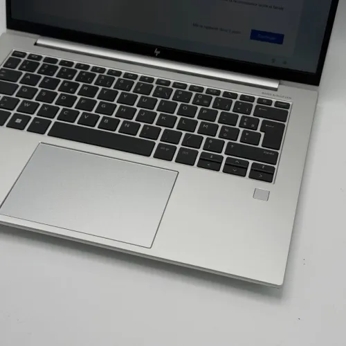 HP EliteBook 840 G9 / i5 1245U / 8Go DDR5 / 256Go SSD NVMe / 14 FHD+