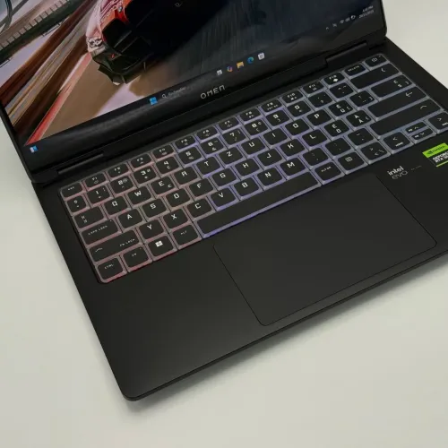 HP OMEN TRANSCEND O14 / ULTRA 9 185H / NVIDIA RTX 4070 8Go / 32Go DDR5 / 1TO SSD / 14 OLED 3k 120Hz